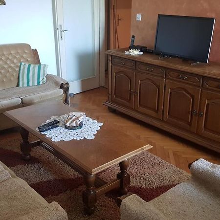 Baston Rent Lejlighed Podgorica Eksteriør billede