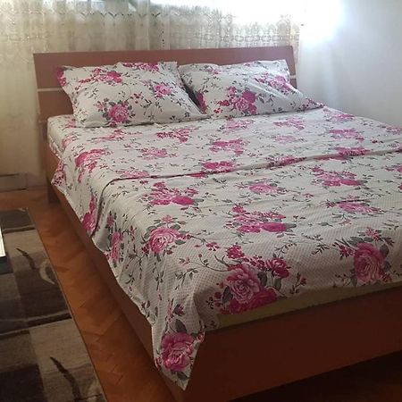 Baston Rent Lejlighed Podgorica Eksteriør billede