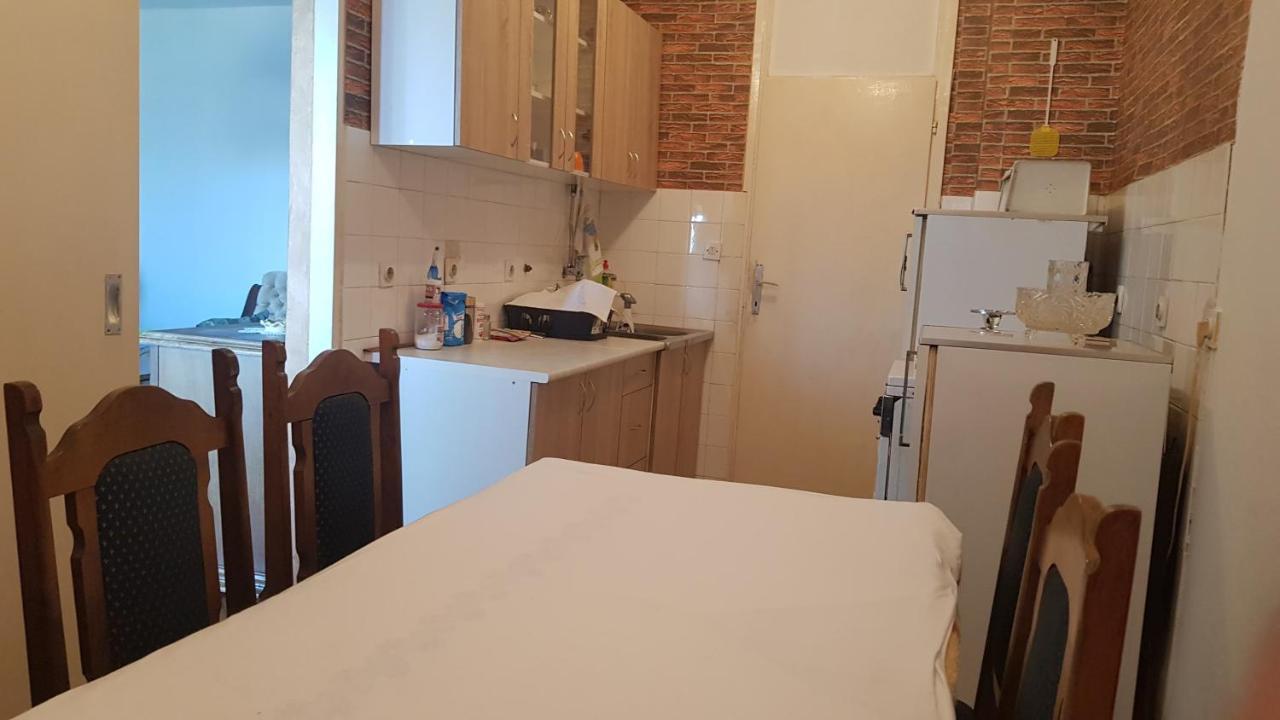 Baston Rent Lejlighed Podgorica Eksteriør billede