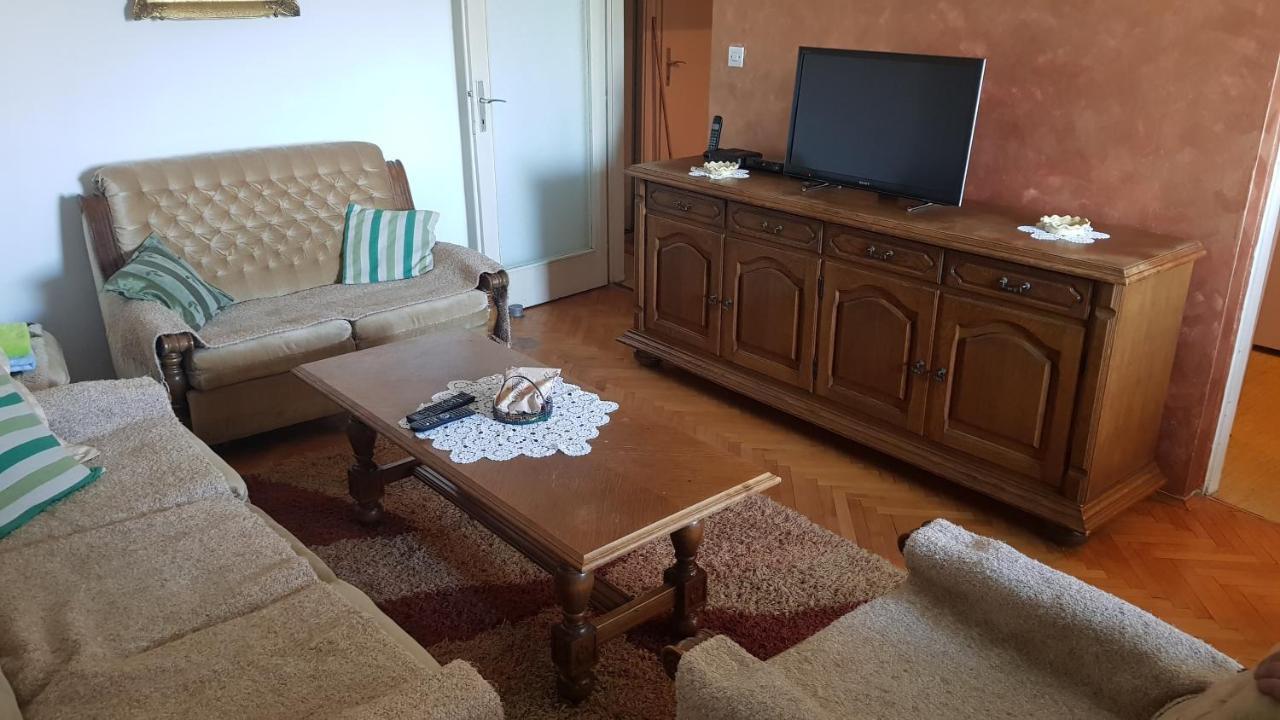 Baston Rent Lejlighed Podgorica Eksteriør billede