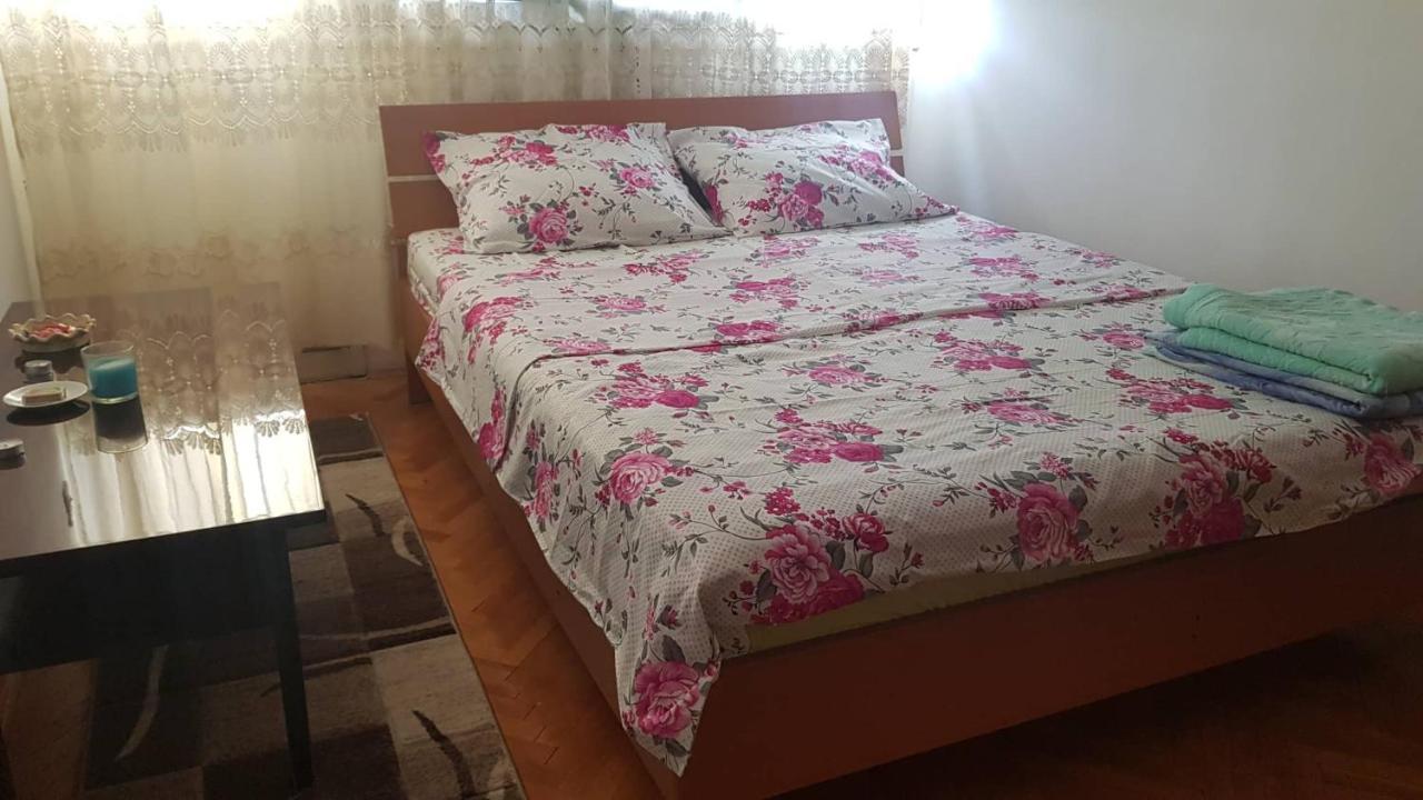 Baston Rent Lejlighed Podgorica Eksteriør billede
